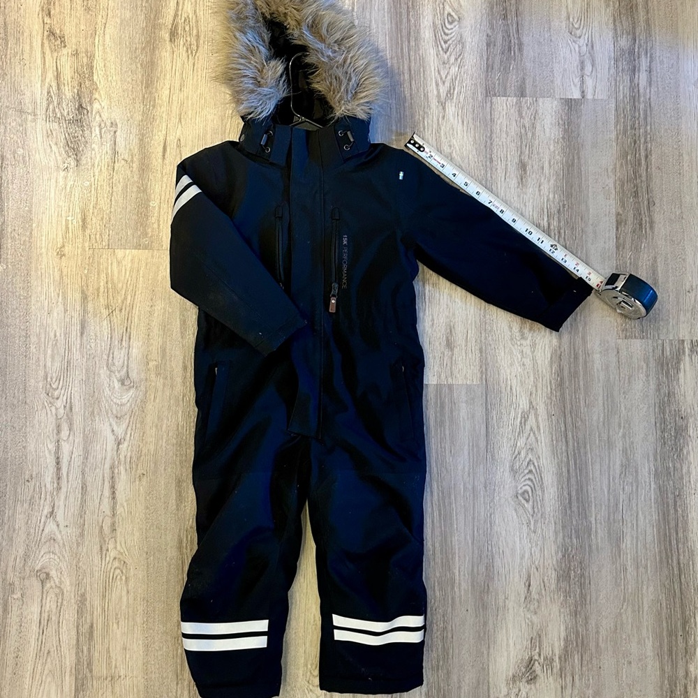 Lindberg
COLDEN WINTER OVERALL - BLACK
See pics for measurements - Picture 4 of 10